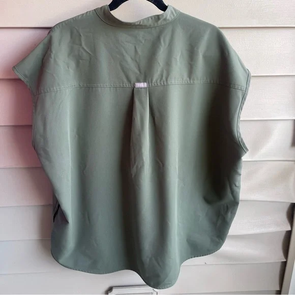 Figs Women Scrub Top 2XL XXL Green Rafaela Oversized Sleeveless Nurse WXXSW1003 - Picture 2 of 8